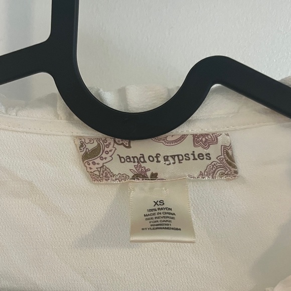 Band of Gypsies Ivory Button-Up Blouse - Picture 2 of 4